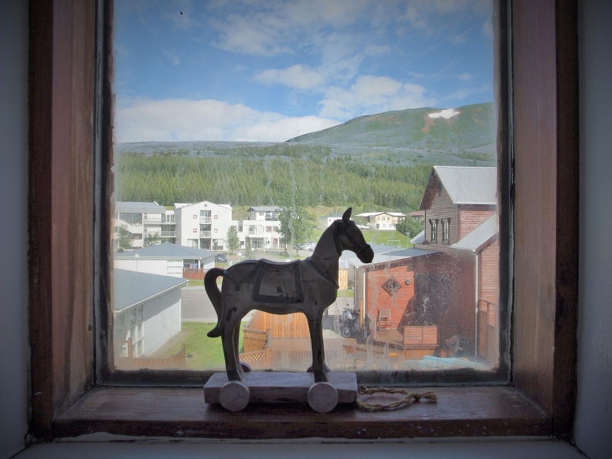 Husavik Hostel ภายนอก รูปภาพ