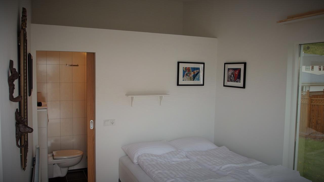 Husavik Hostel ภายนอก รูปภาพ